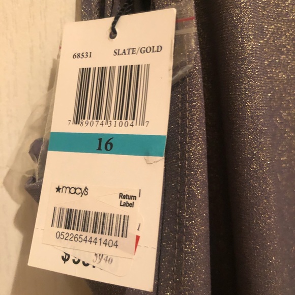 Ronni  Nicole - Picture 4 of 7